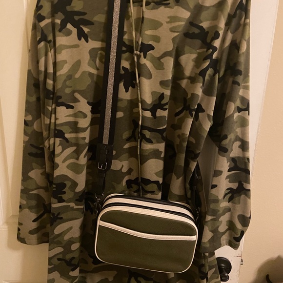 Xlilaration | Dress | Camouflage | Hoodie - Picture 6 of 11